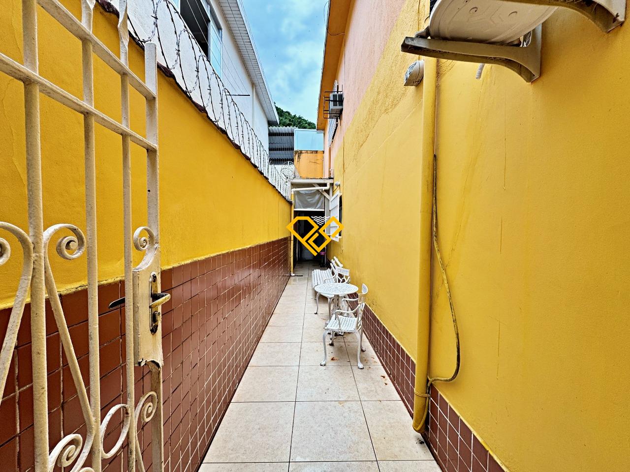 Sobrado à venda no Marapé: