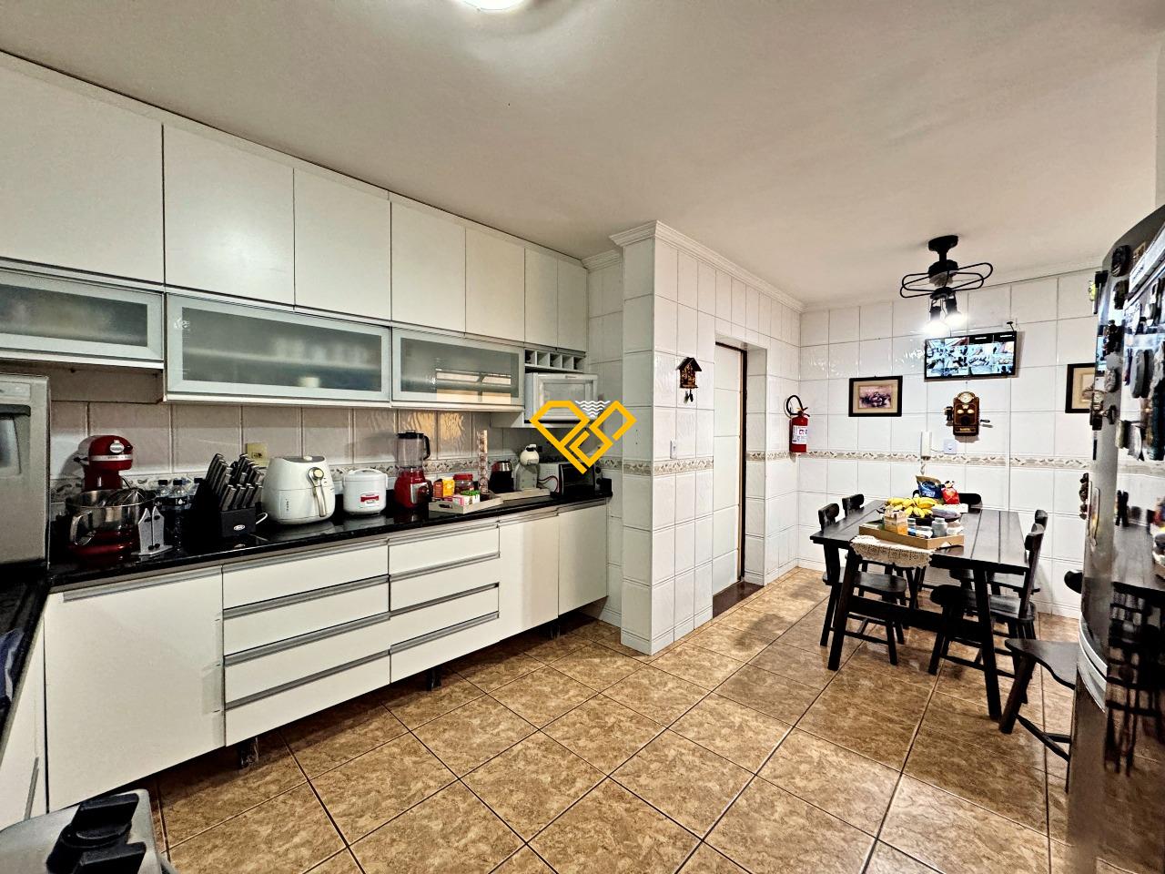 Sobrado à venda no Marapé: