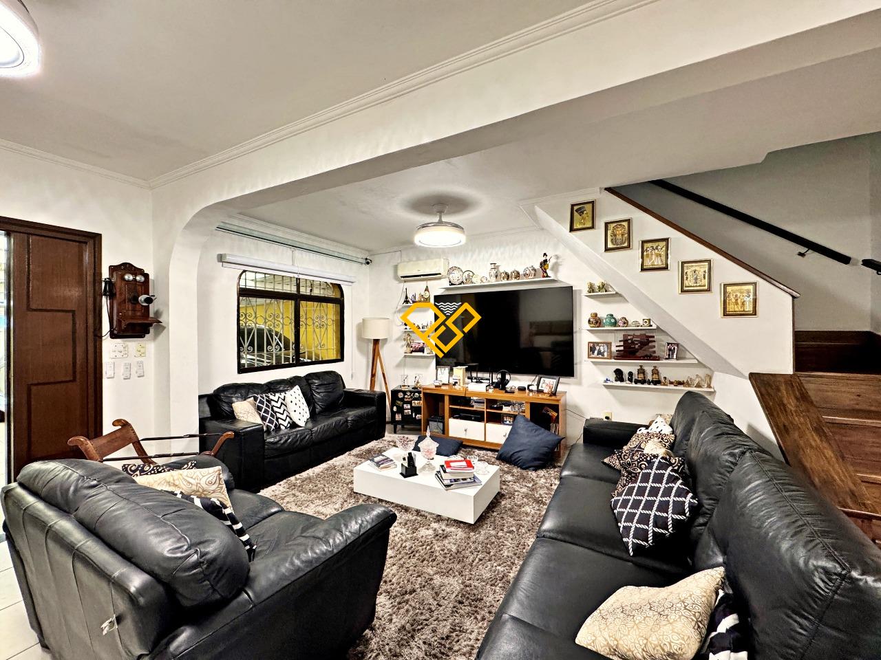 Sobrado à venda no Marapé: