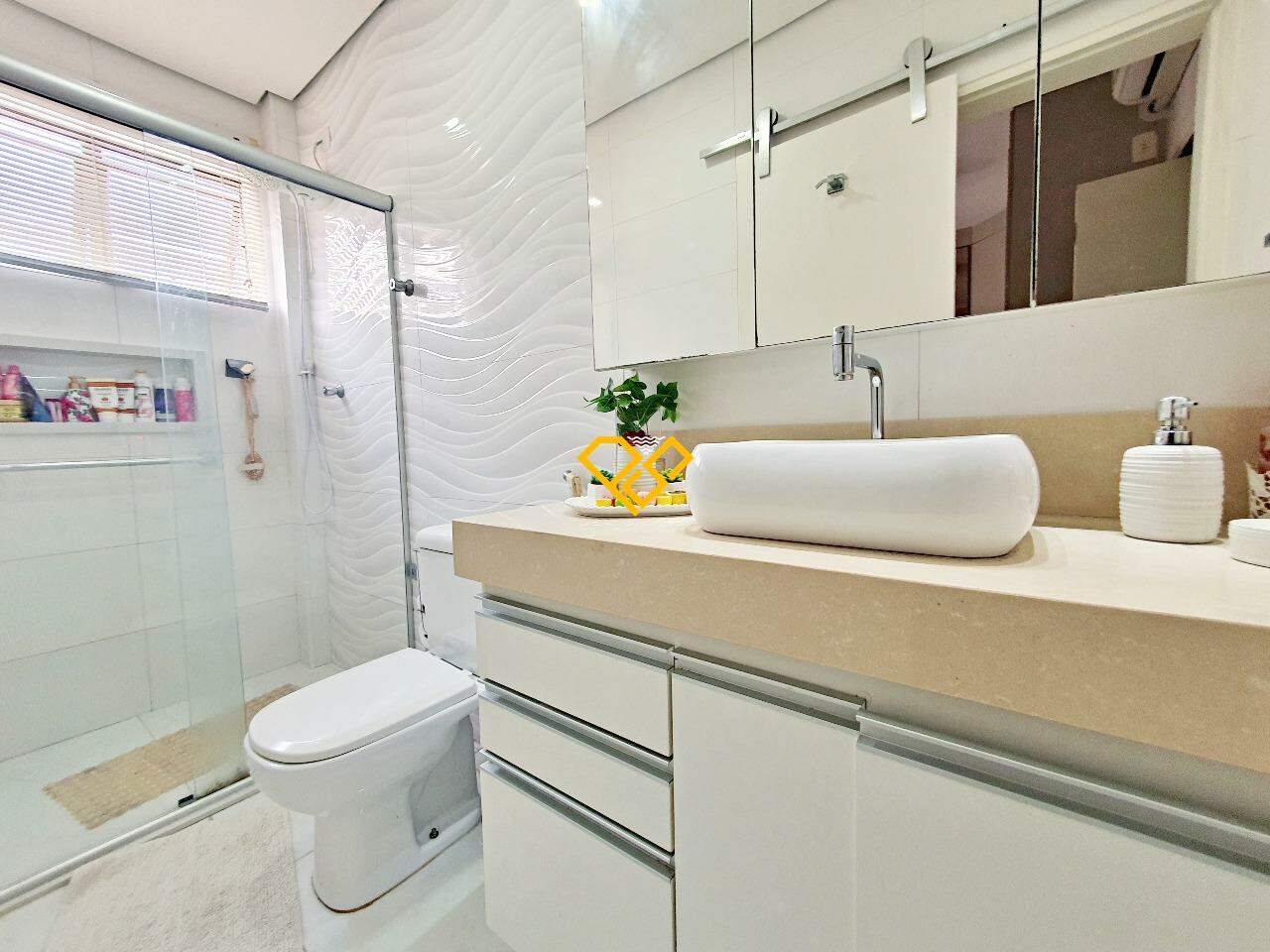 Casa à venda no Embaré: Wc suíte