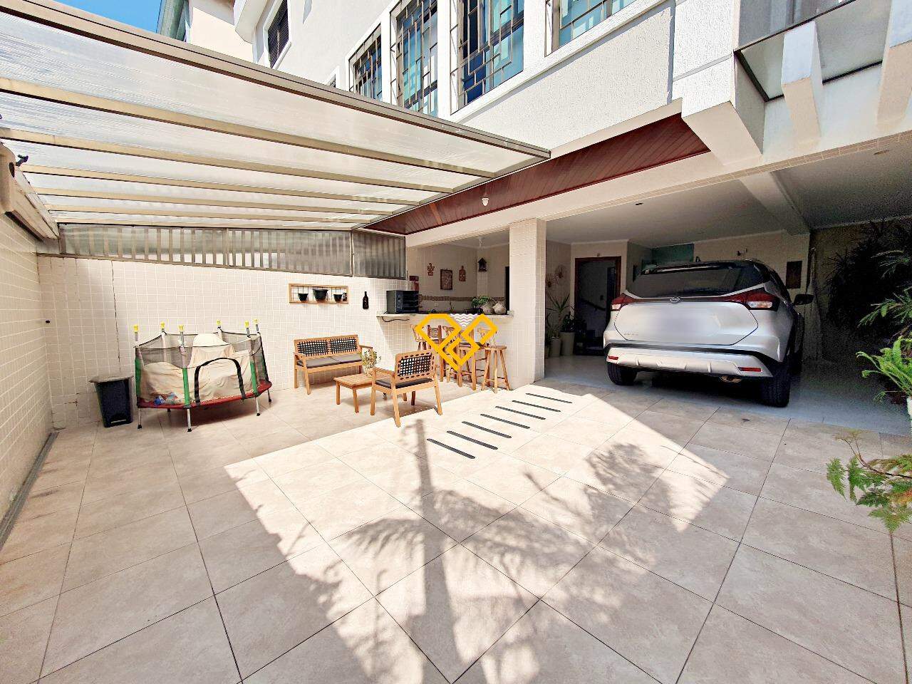 Casa à venda no Embaré: Garagem