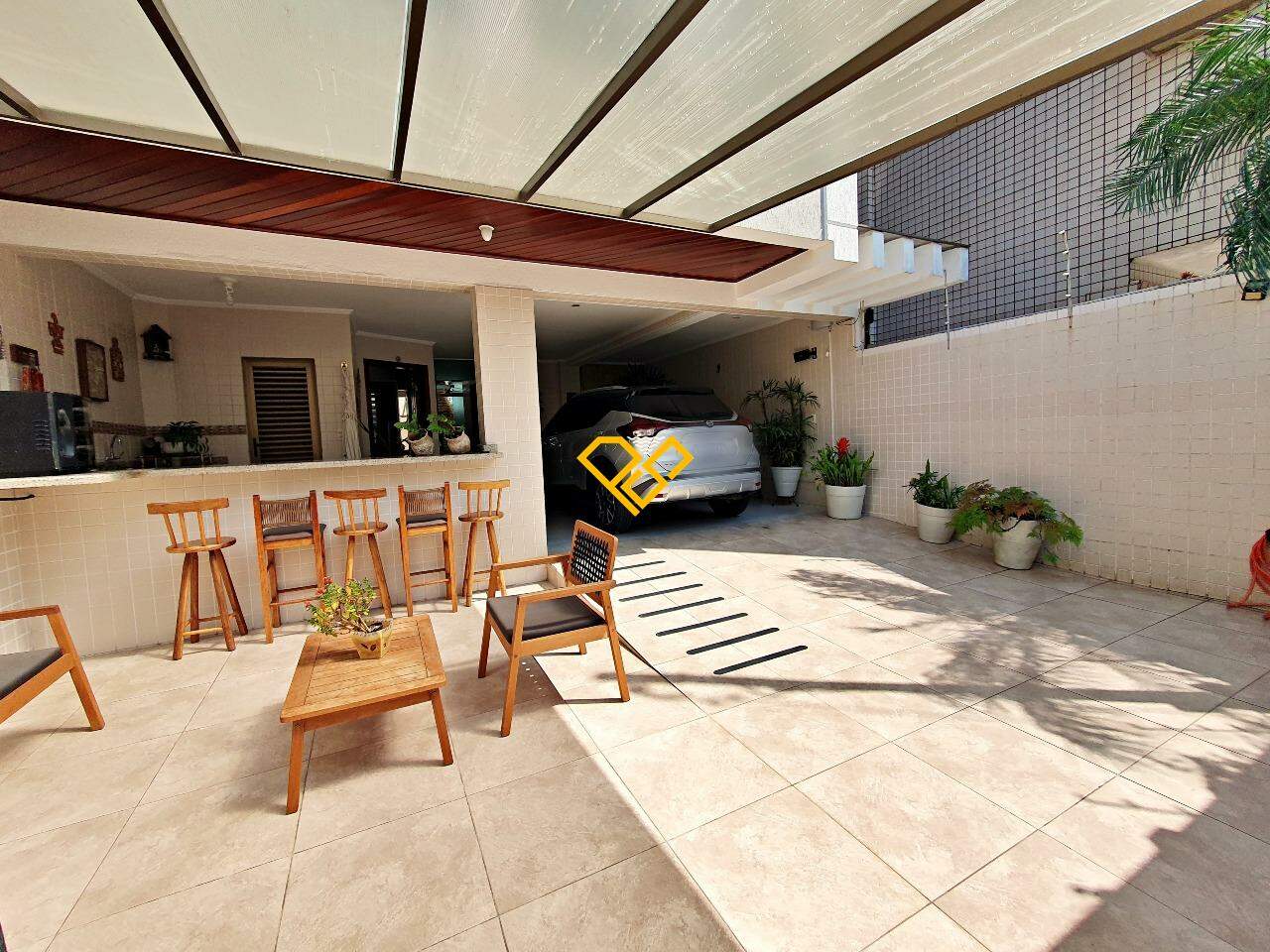 Casa à venda no Embaré: Garagem