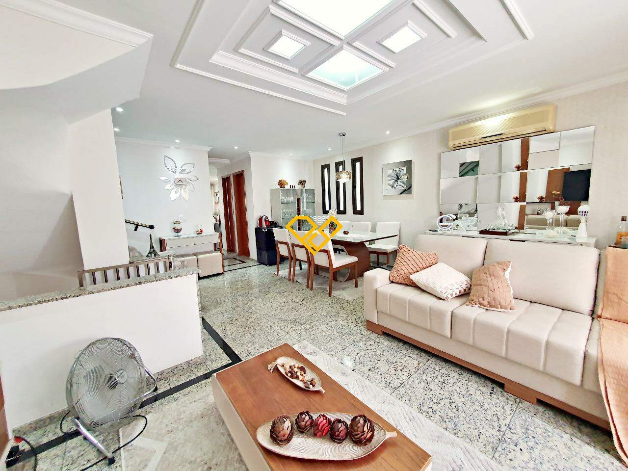 Casa à venda no Embaré: Sala