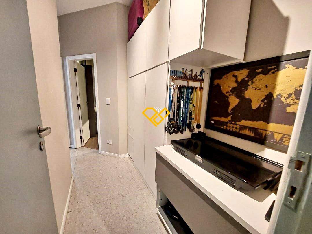 Apartamento à venda no Gonzaga: Closet