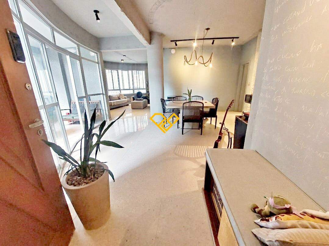 Apartamento à venda no Gonzaga: Entrada