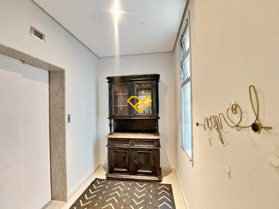 Apartamento à venda no Gonzaga: Elevador privativo