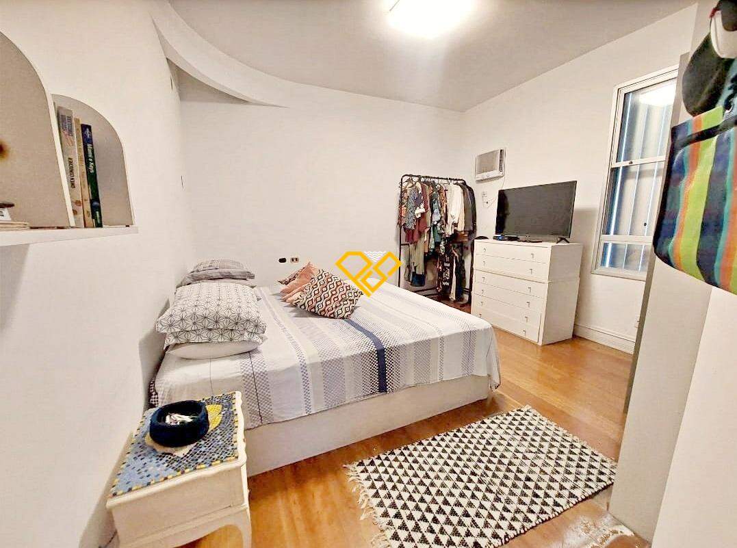 Apartamento à venda no Gonzaga: Dormitório 1 - suíte