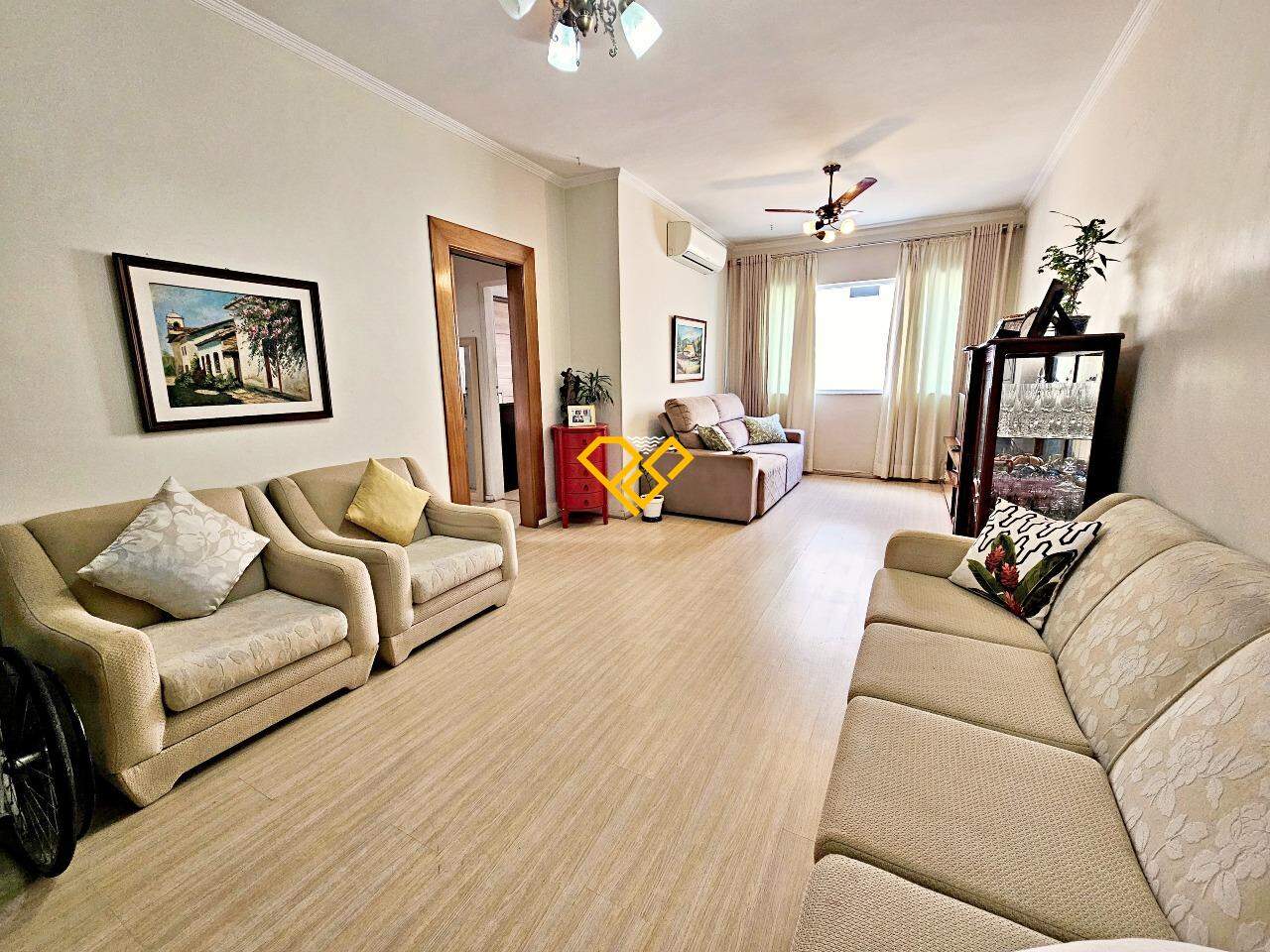Apartamento à venda no Ponta da Praia: Sala