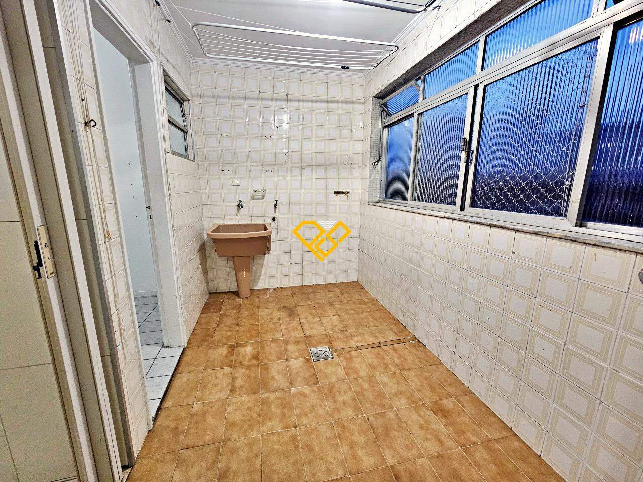 Apartamento à venda no Ponta da Praia: Área de serviço