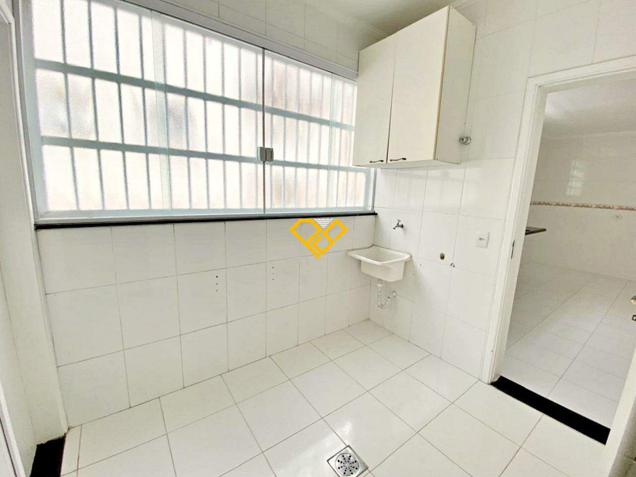 Casa à venda no Ponta da Praia: 1º andar área de serviço