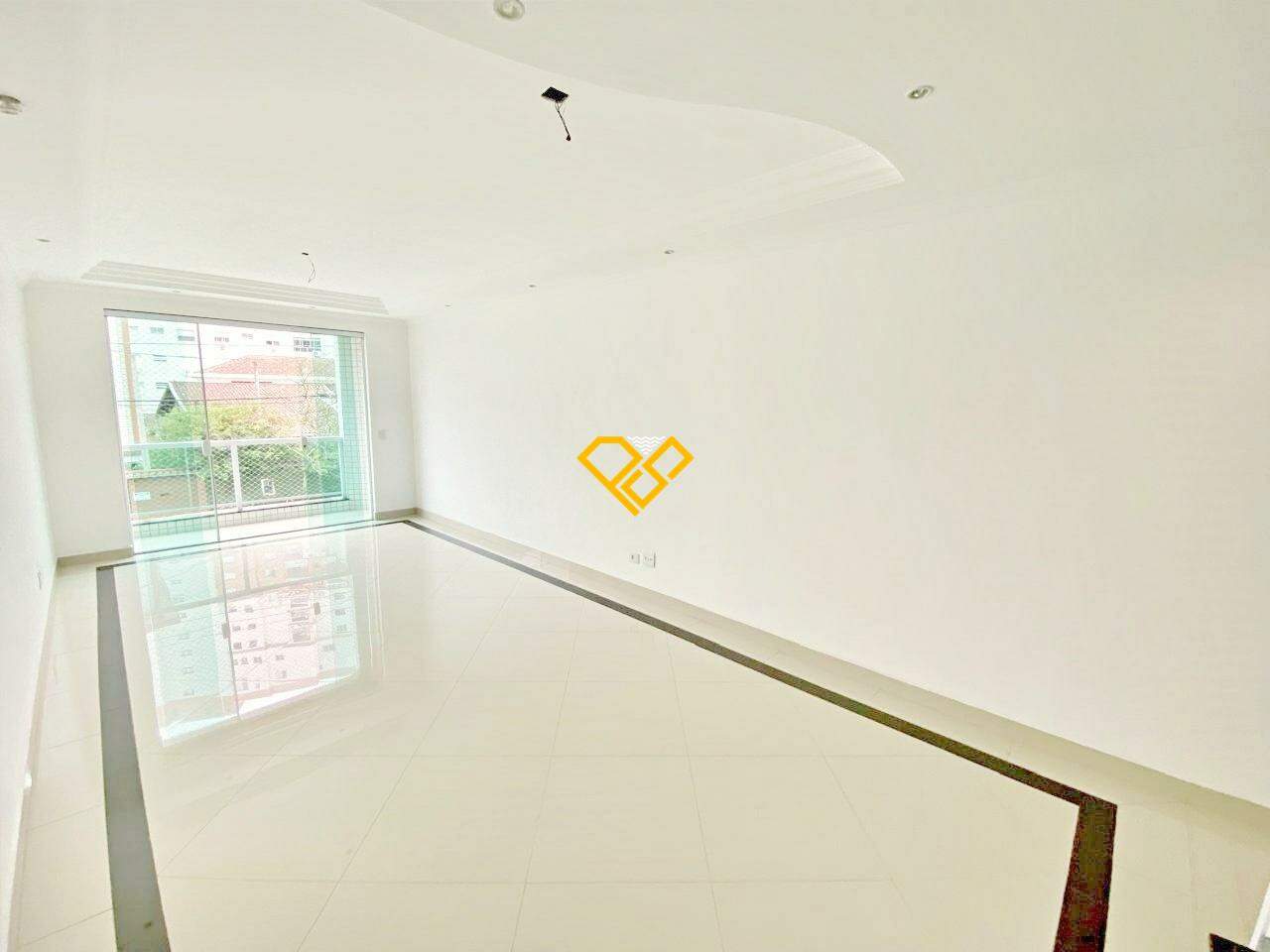 Casa à venda no Ponta da Praia: 1º andar sala 