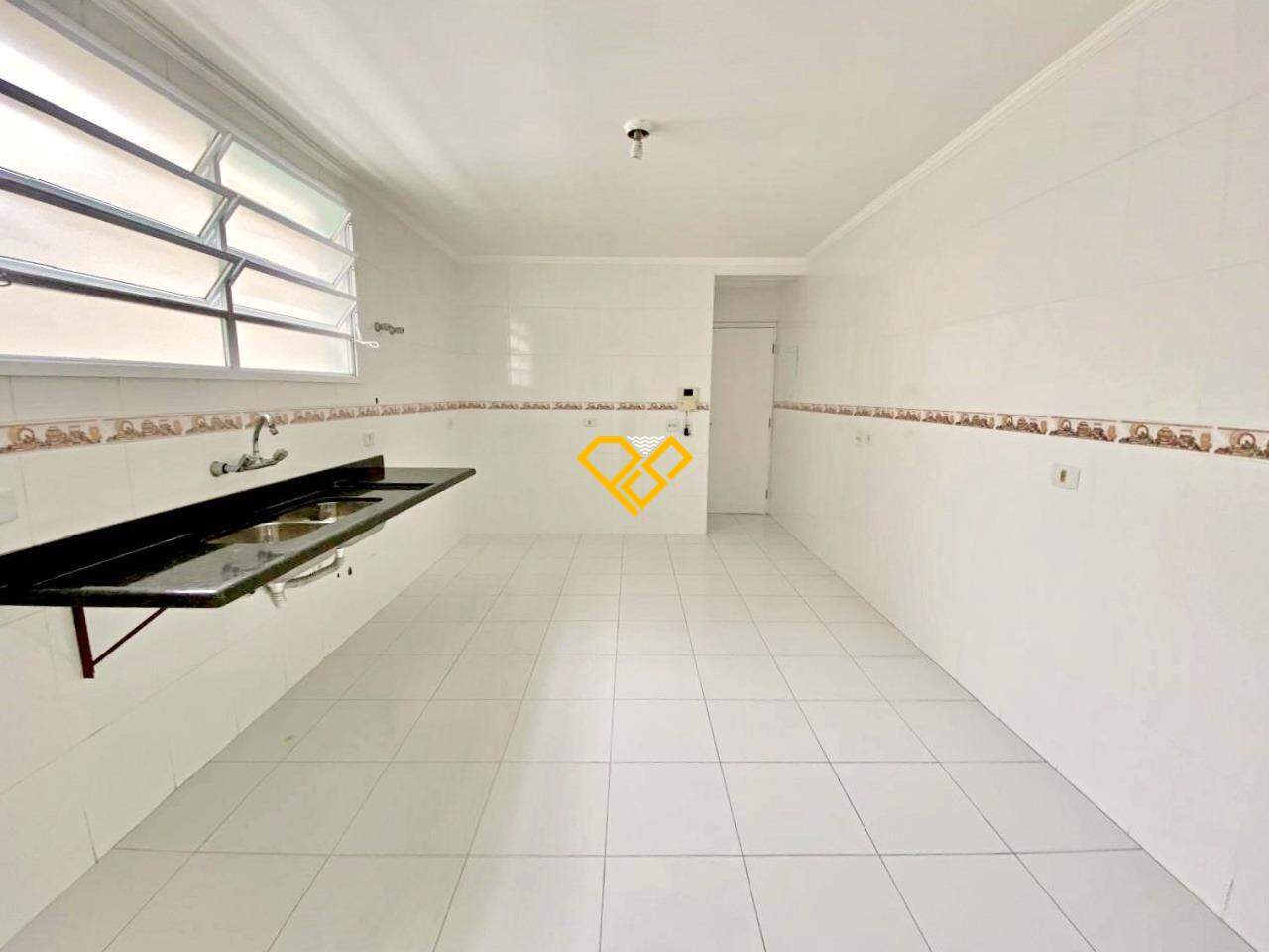 Casa à venda no Ponta da Praia: 1º andar Cozinha