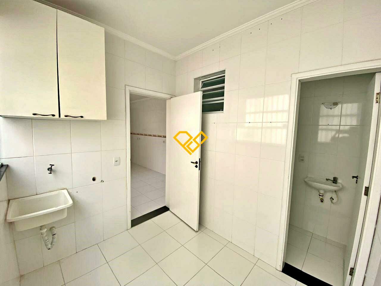 Casa à venda no Ponta da Praia: 1º andar área de serviço