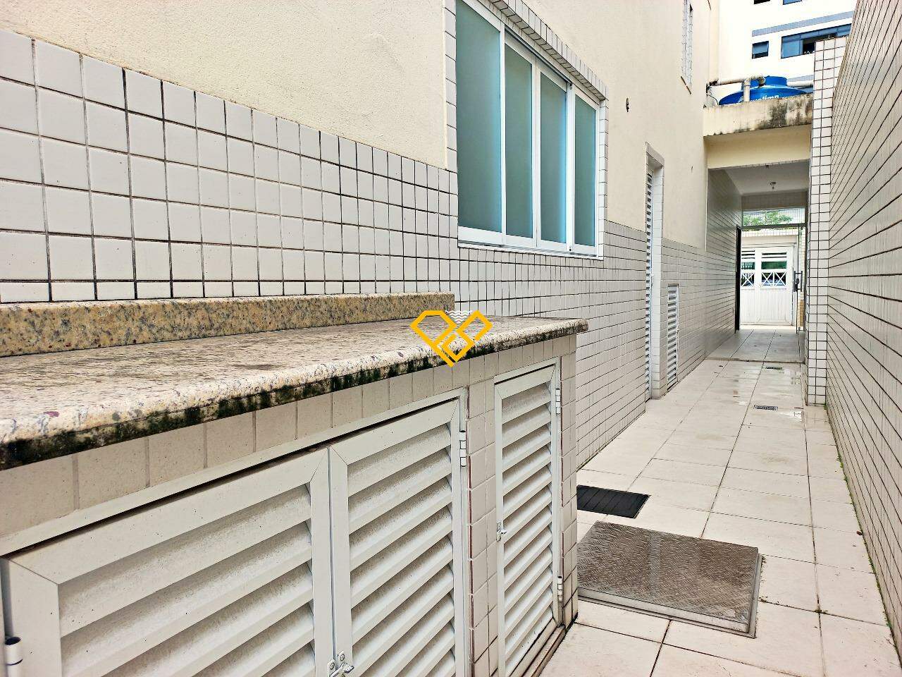 Sobreposta Baixa à venda no Vila Belmiro: Corredor lateral