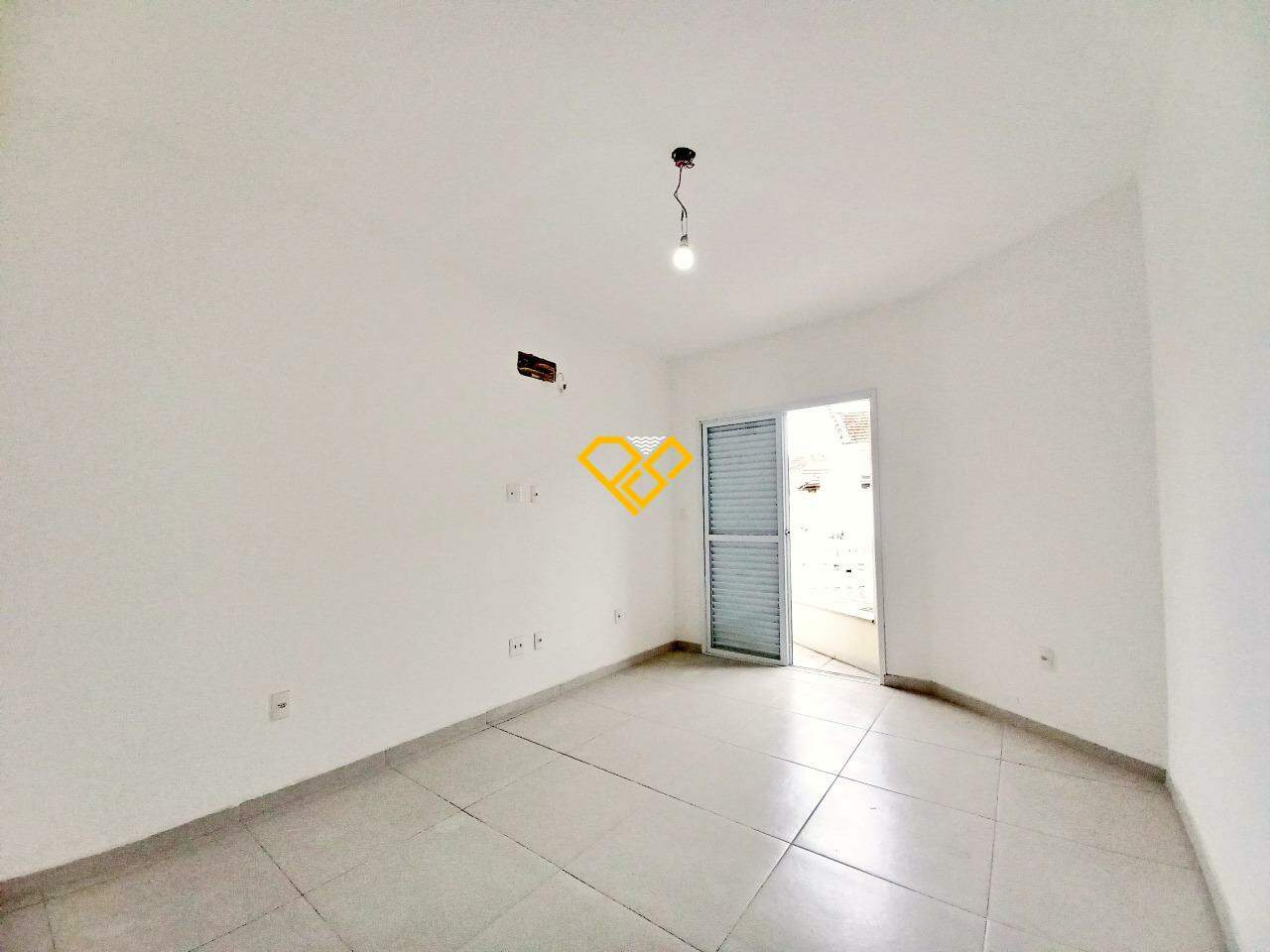 Sobreposta Baixa à venda no Vila Belmiro: Suíte 2