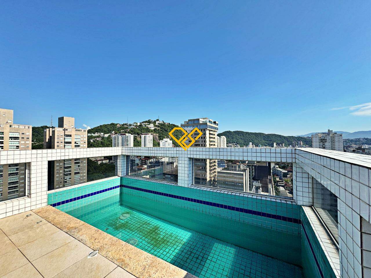 Cobertura à venda no José Menino: Piscina