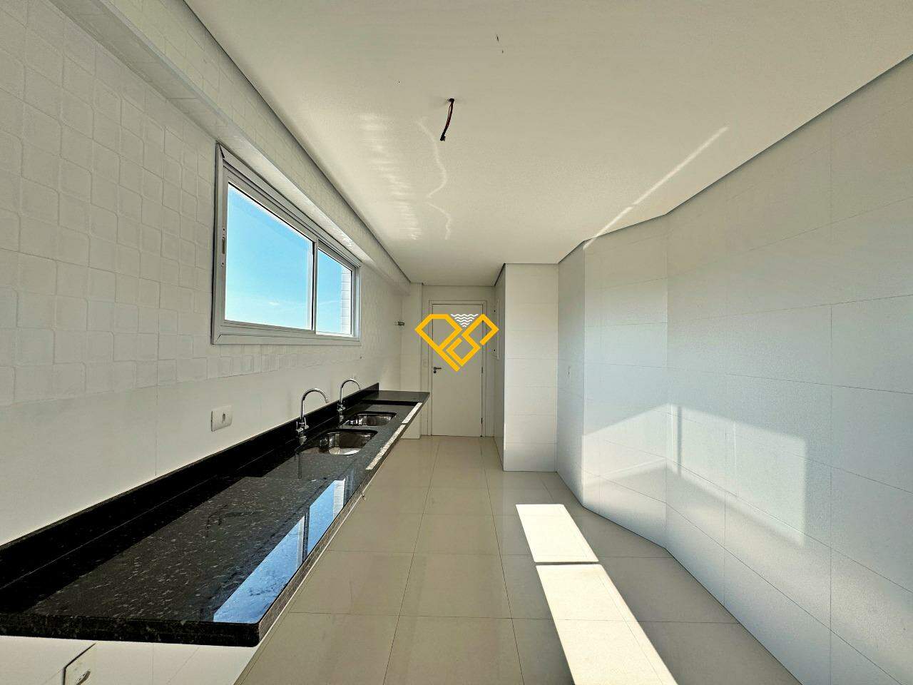 Cobertura à venda no José Menino: Cozinha