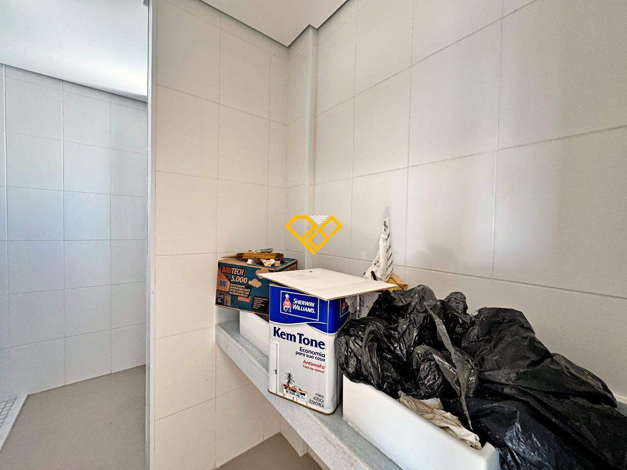 Cobertura à venda no José Menino: Wc suíte master