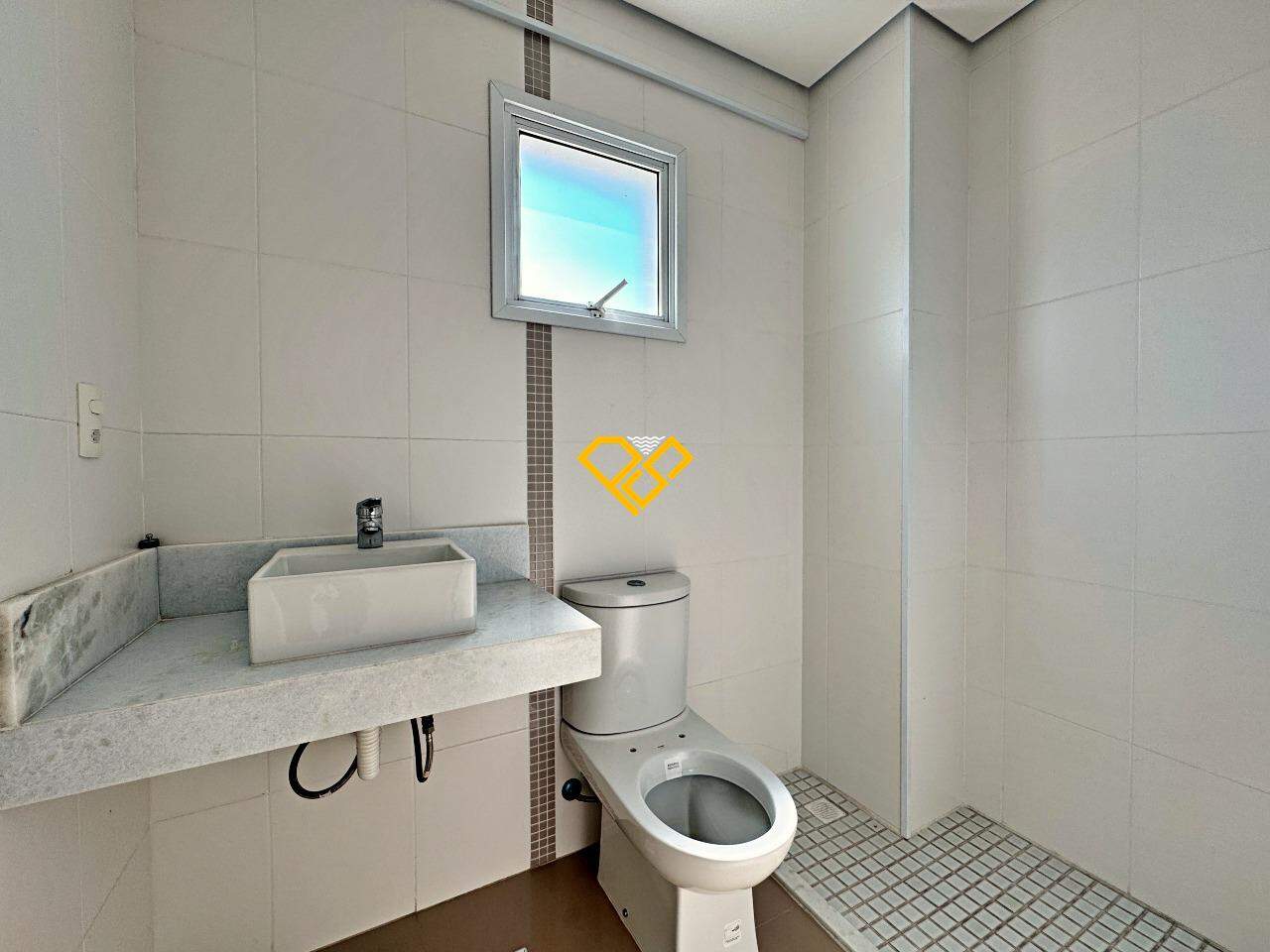 Cobertura à venda no José Menino: Wc suíte 4