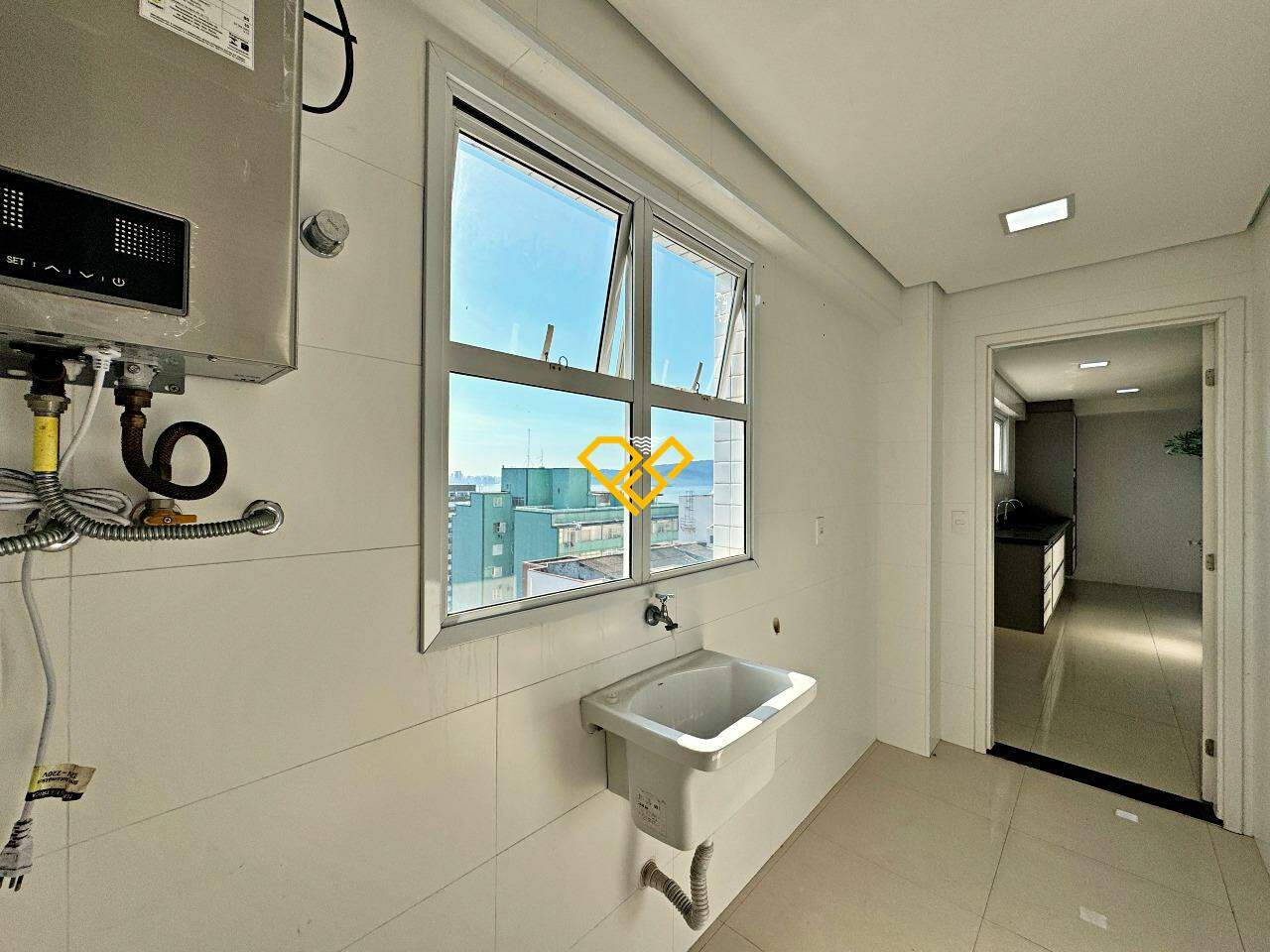 Cobertura à venda no José Menino: Área de serviço