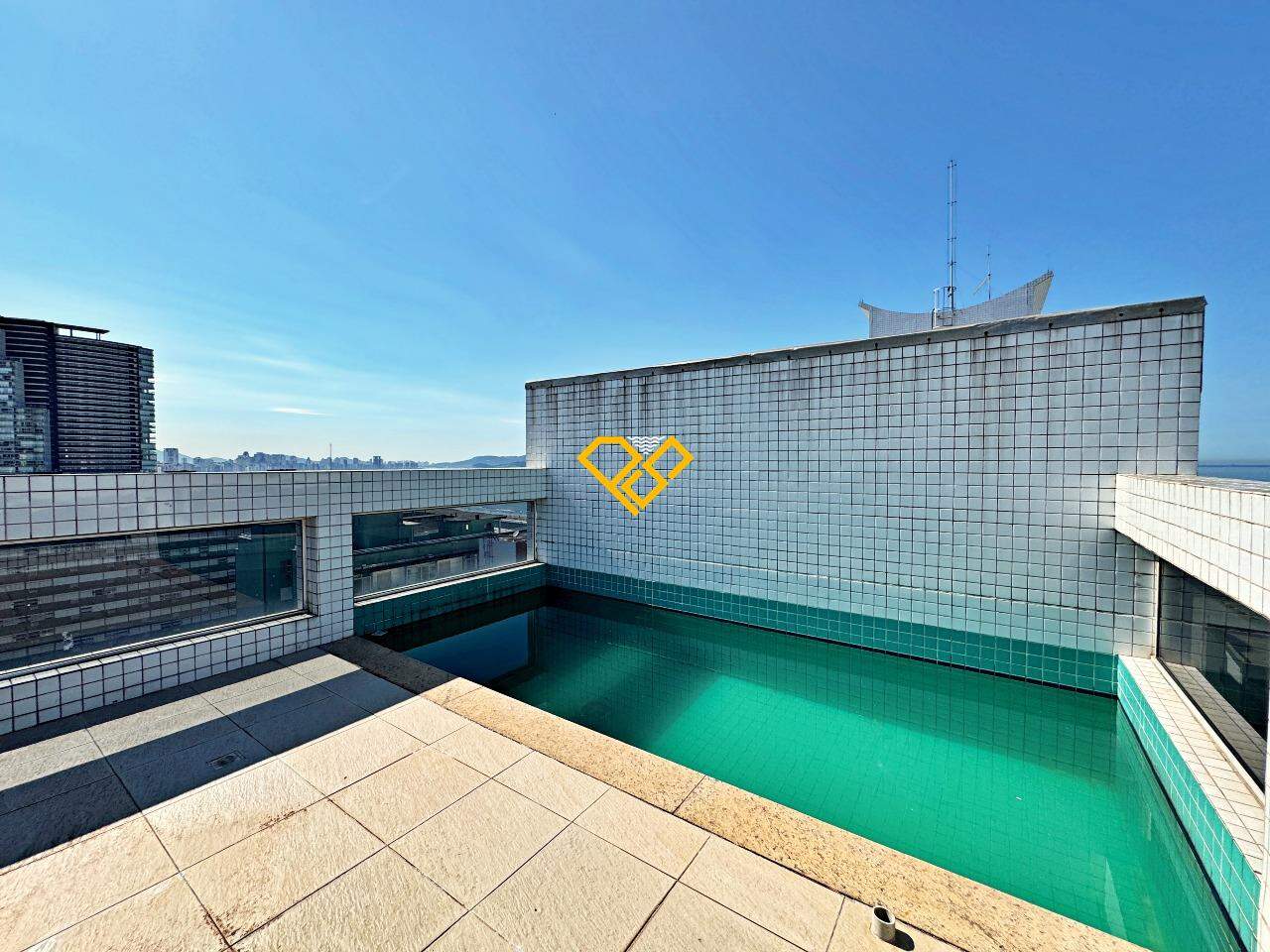 Cobertura à venda no José Menino: Piscina