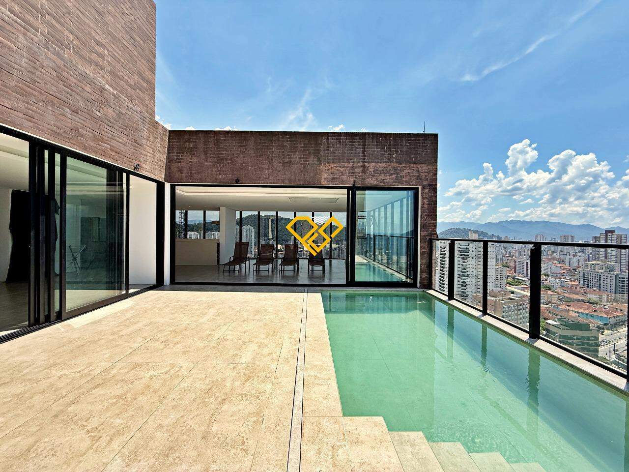 Cobertura à venda no José Menino: Piscina e solarium