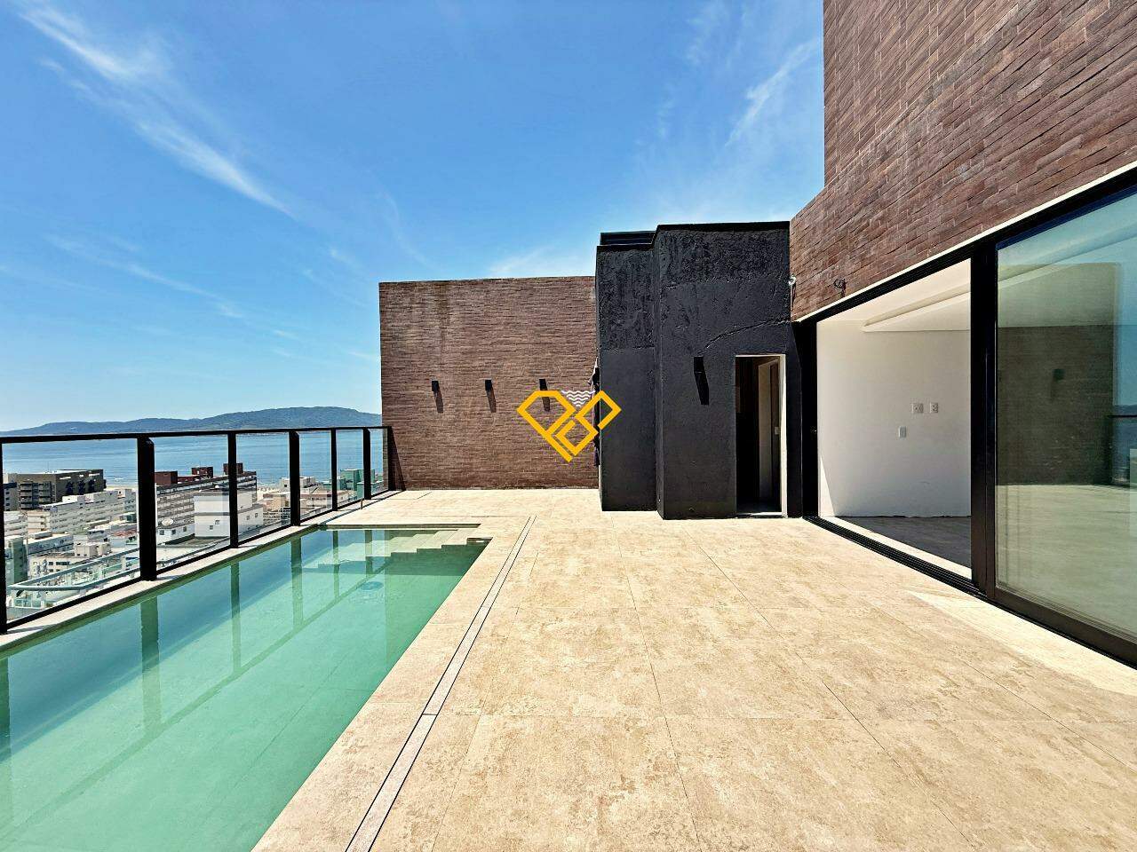 Cobertura à venda no José Menino: Piscina e solarium