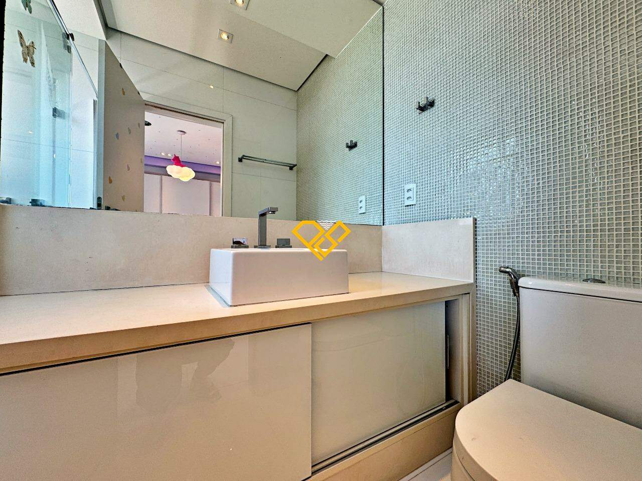 Cobertura à venda no Aparecida: Wc suíte 3