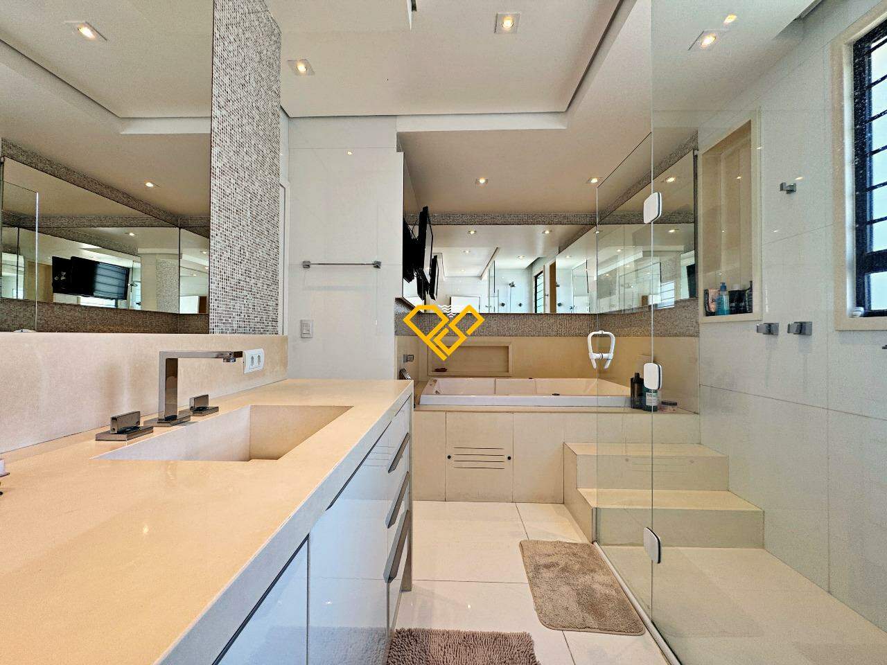 Cobertura à venda no Aparecida: Wc suíte master