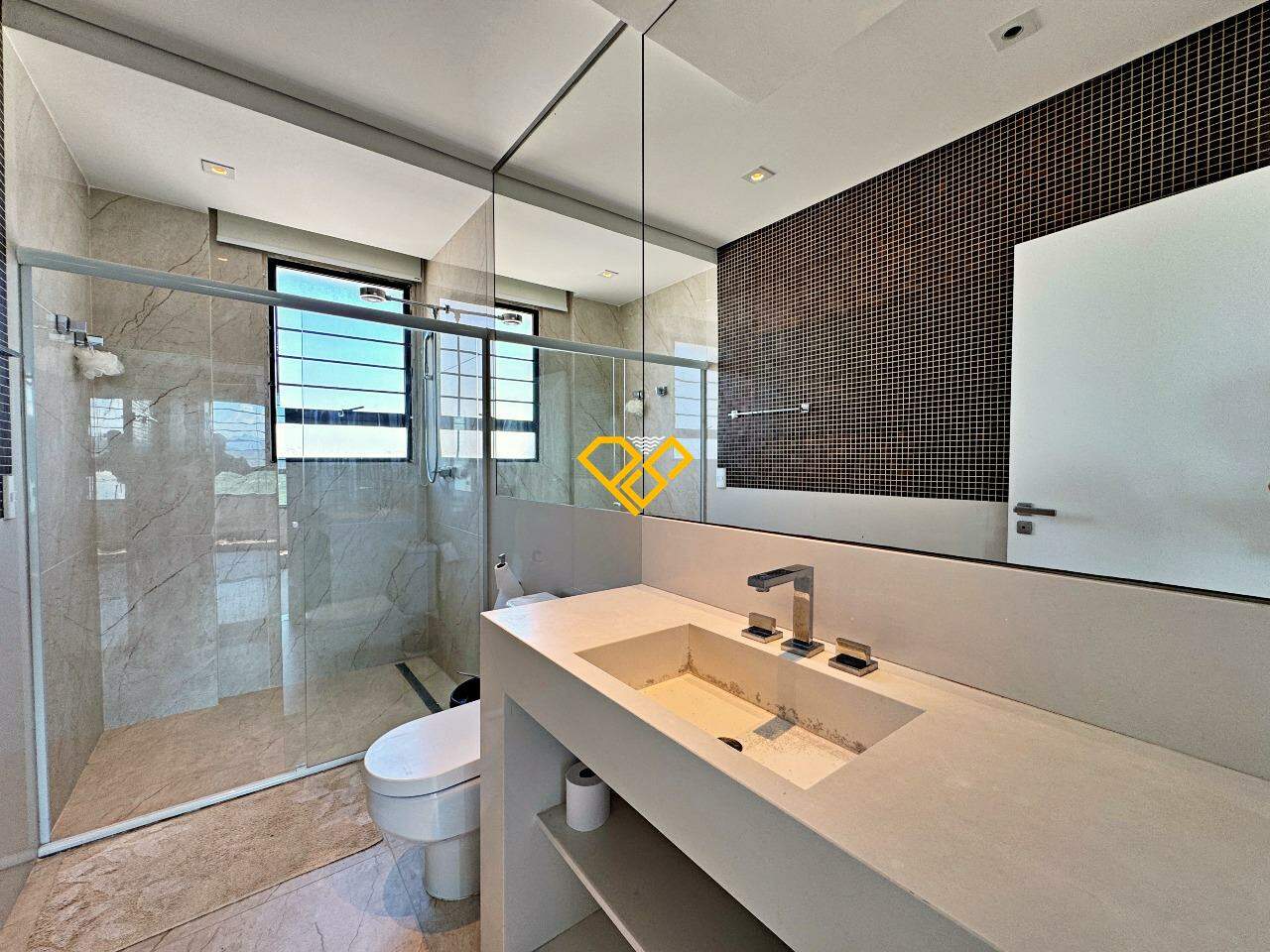 Cobertura à venda no Aparecida: Wc da área gourmet