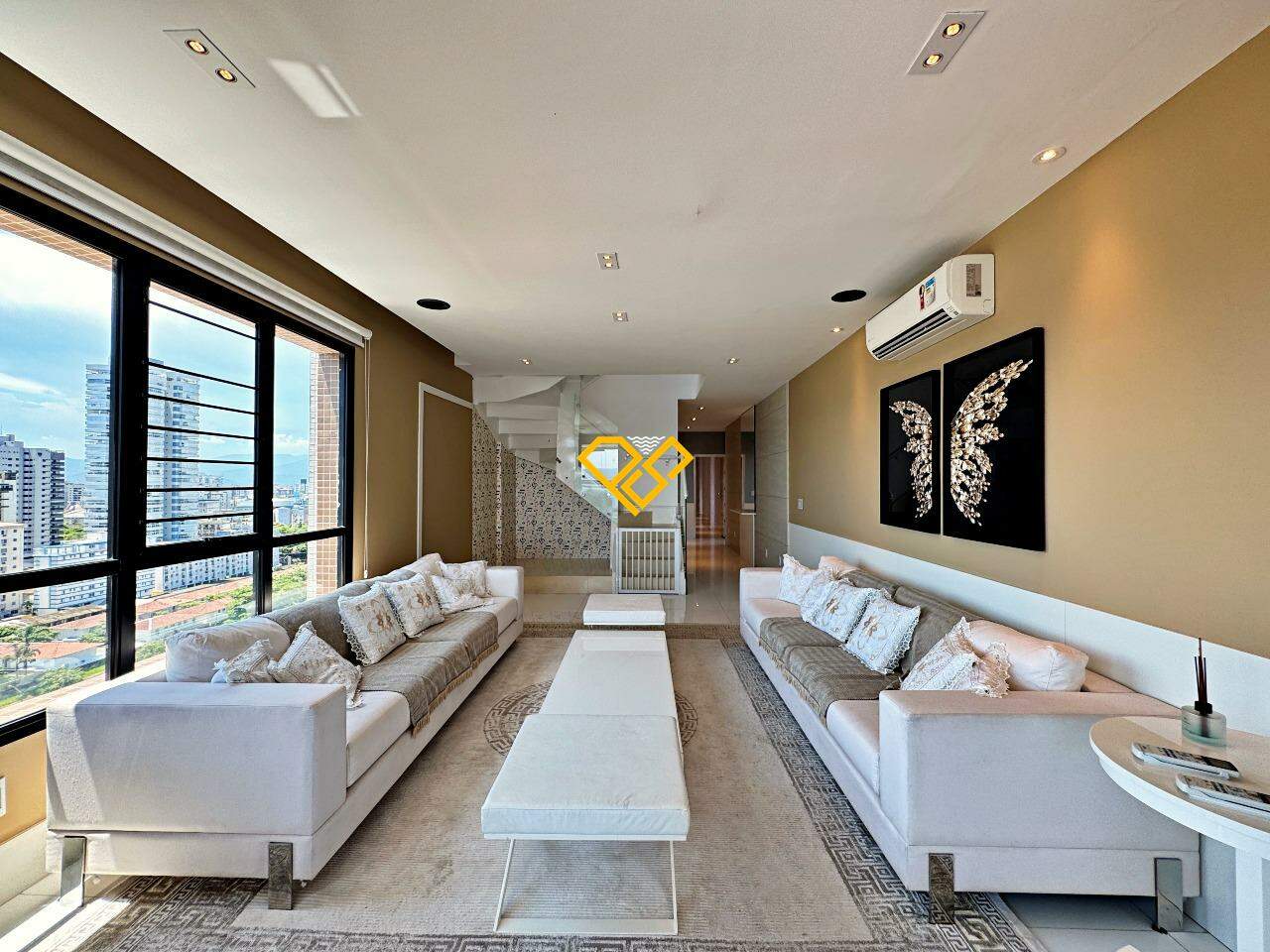 Cobertura à venda no Aparecida: Sala