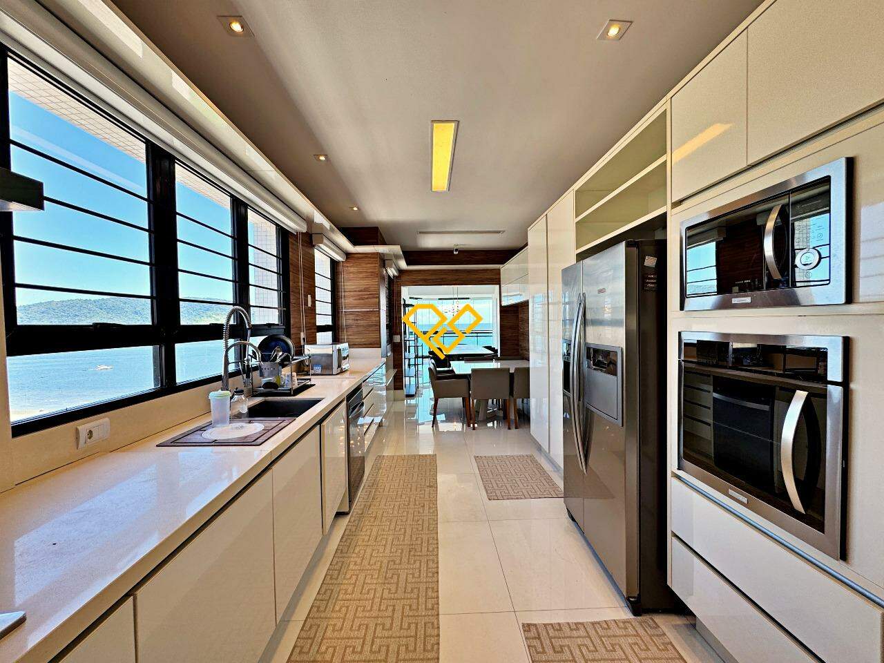 Cobertura à venda no Aparecida: Cozinha