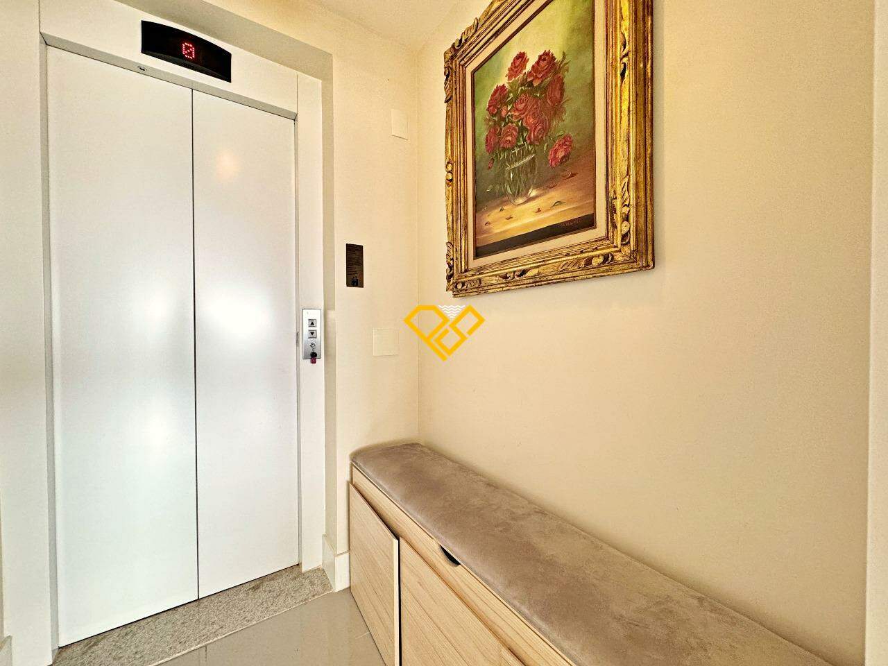 Apartamento à venda no Boqueirão: Hall privativo
