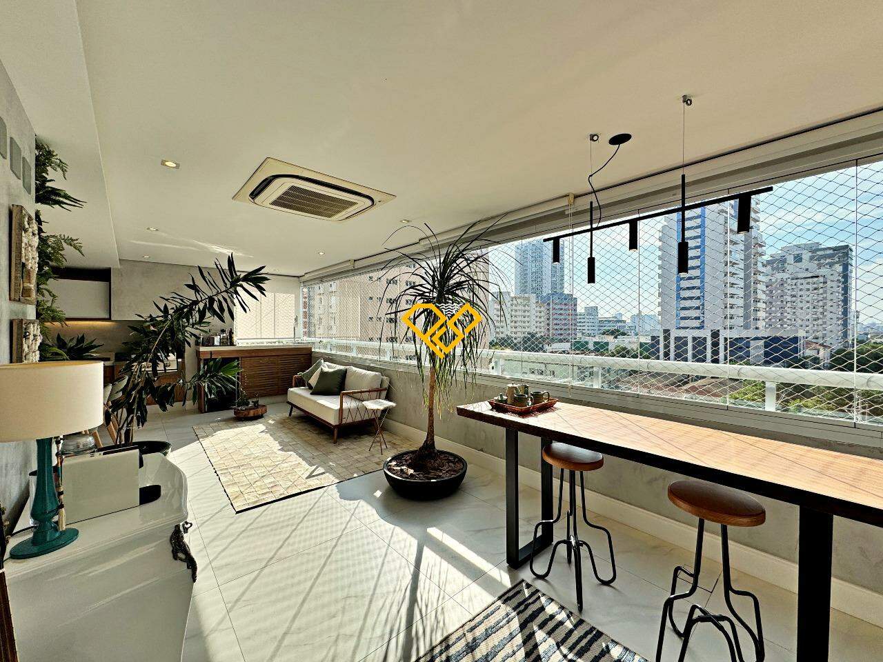 Apartamento à venda no Boqueirão: Varanda com churrasqueira