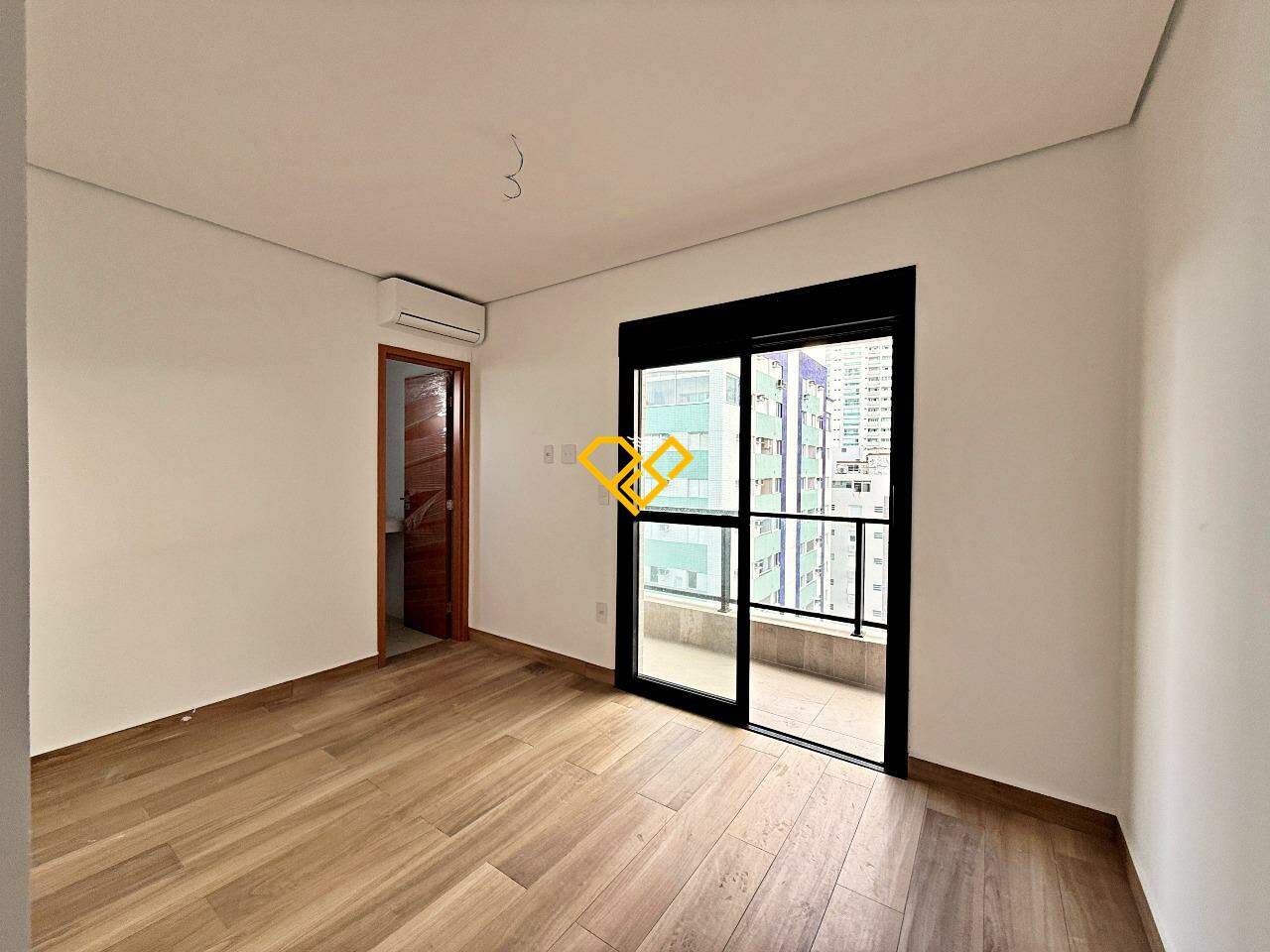 Apartamento à venda no Aparecida: Dormitório 1 - suíte