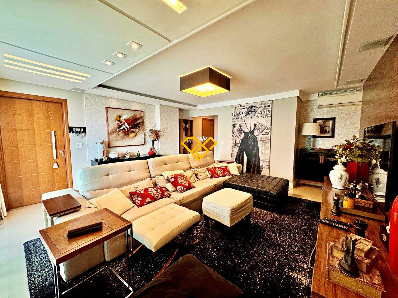 Cobertura à venda no Embaré: Sala 1° piso