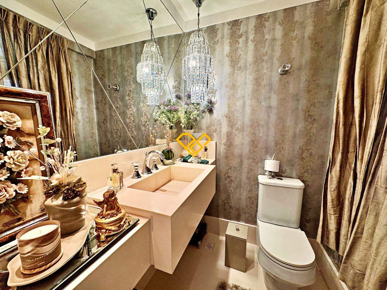 Cobertura à venda no Embaré: Lavabo
