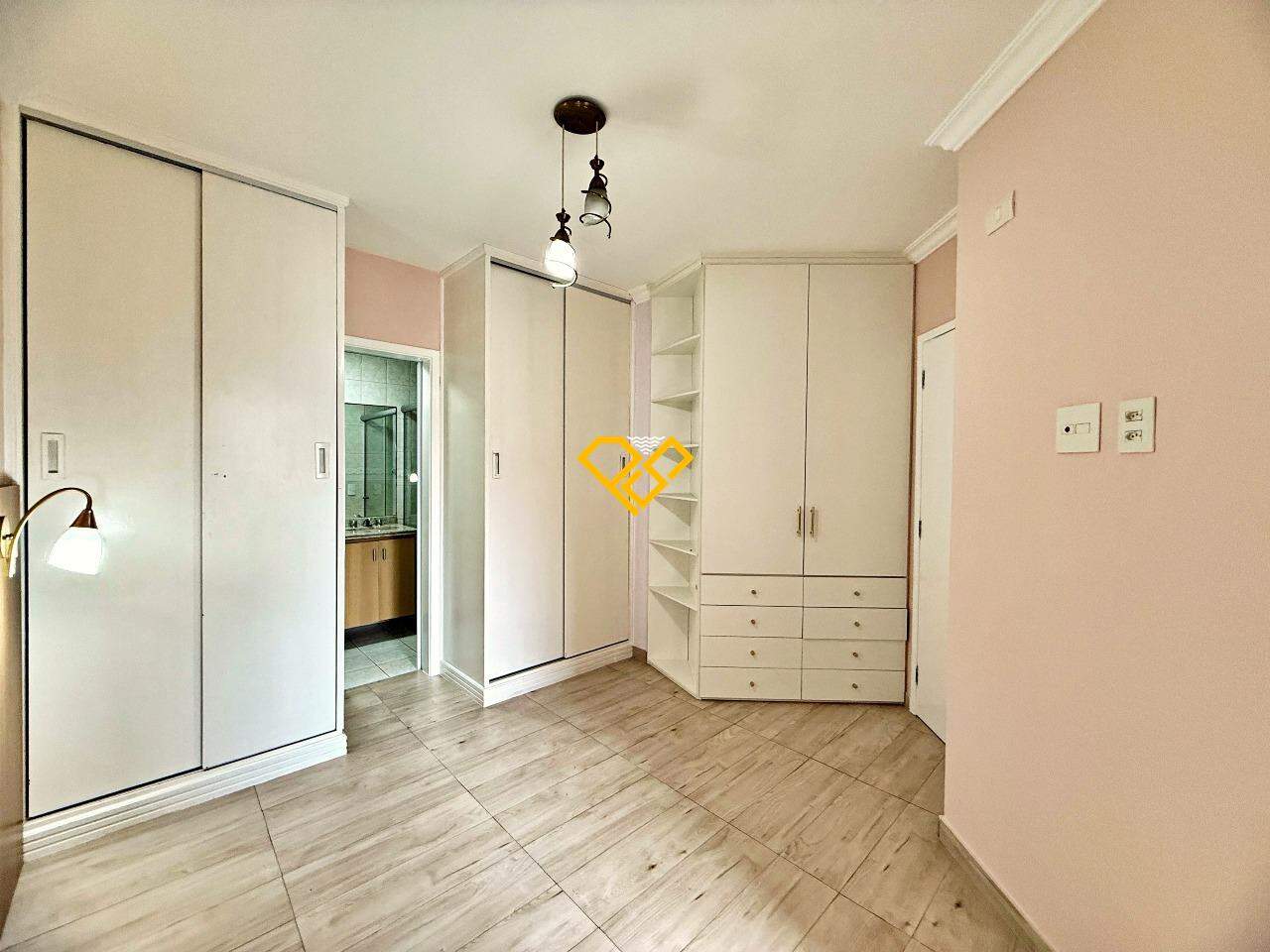 Apartamento à venda no Ponta da Praia: Dormitório 1 - suíte