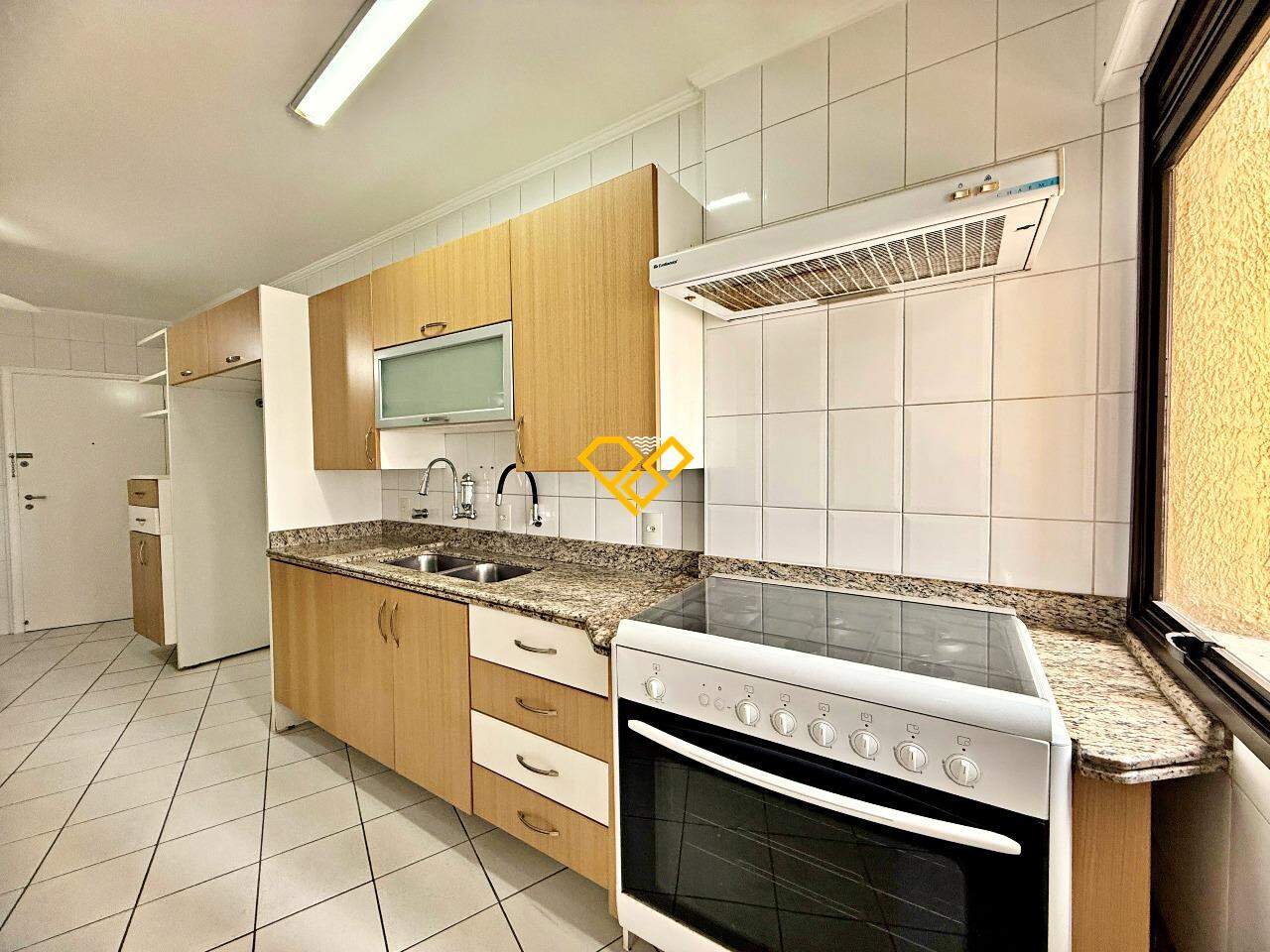 Apartamento à venda no Ponta da Praia: Cozinha