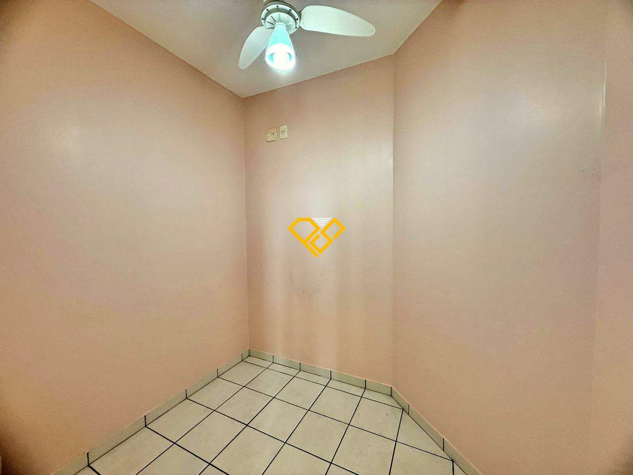 Apartamento à venda no Ponta da Praia: Dependência