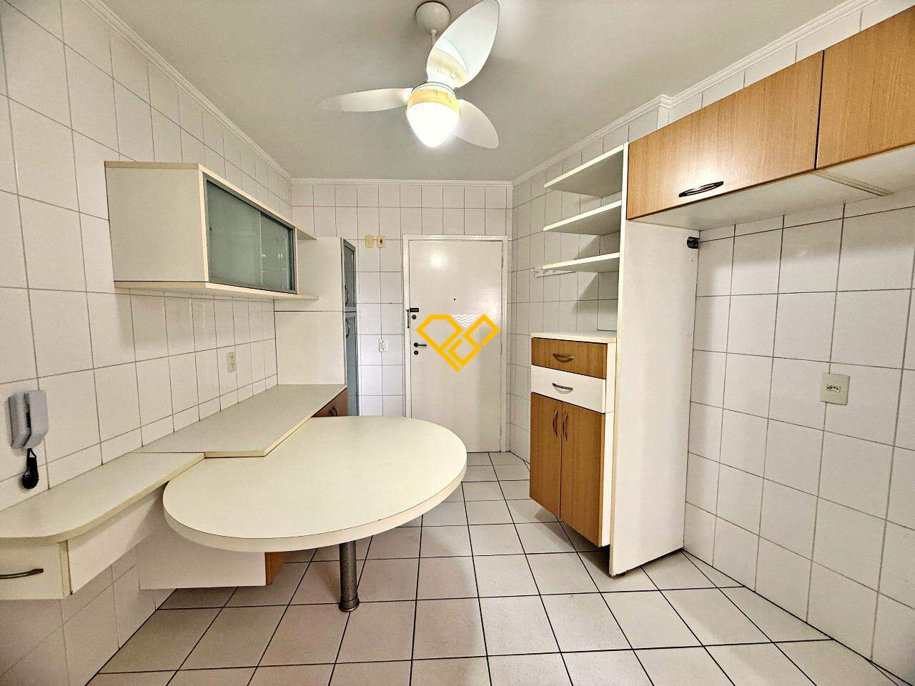 Apartamento à venda no Ponta da Praia: Cozinha