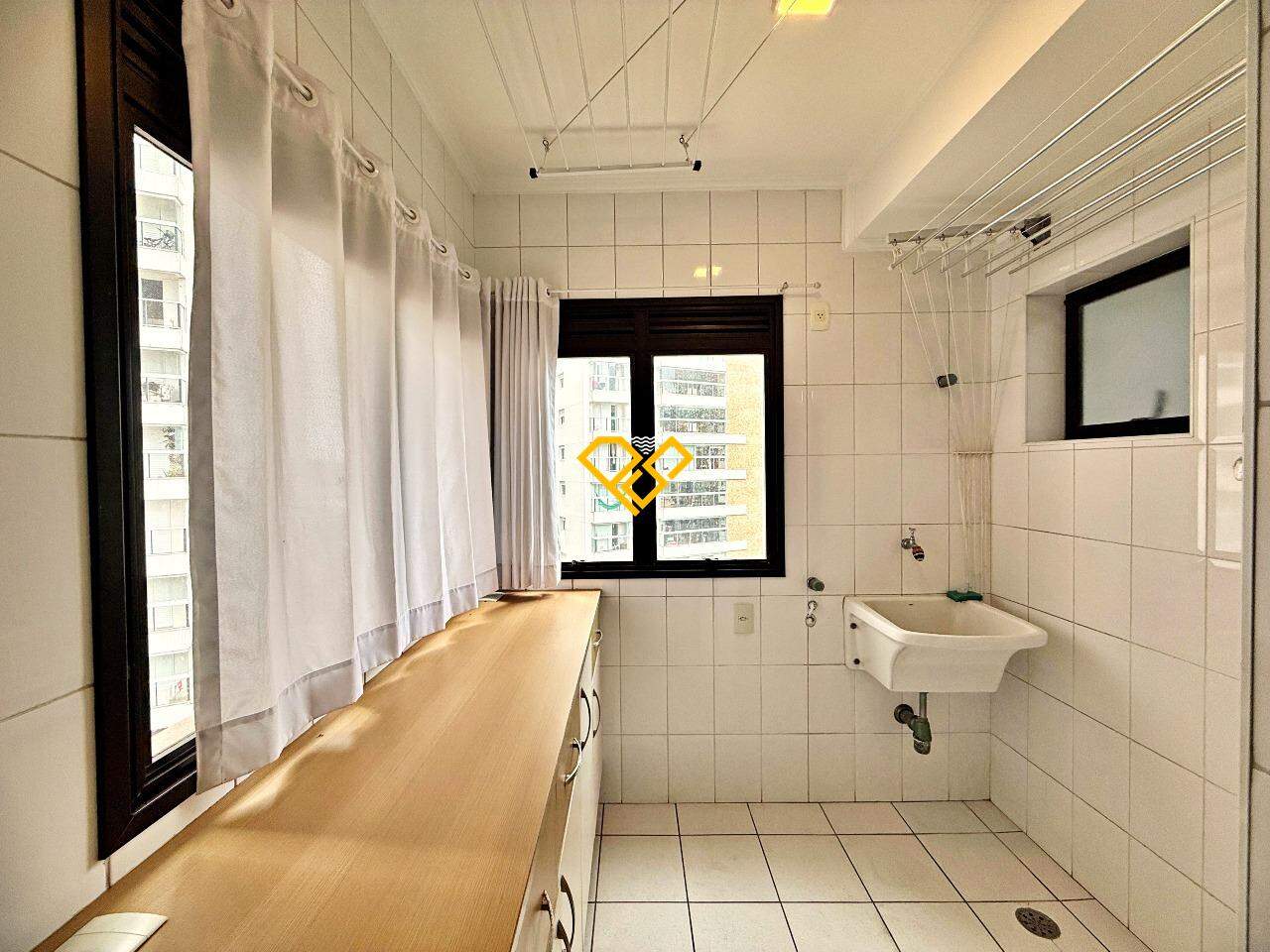 Apartamento à venda no Ponta da Praia: Área de serviço