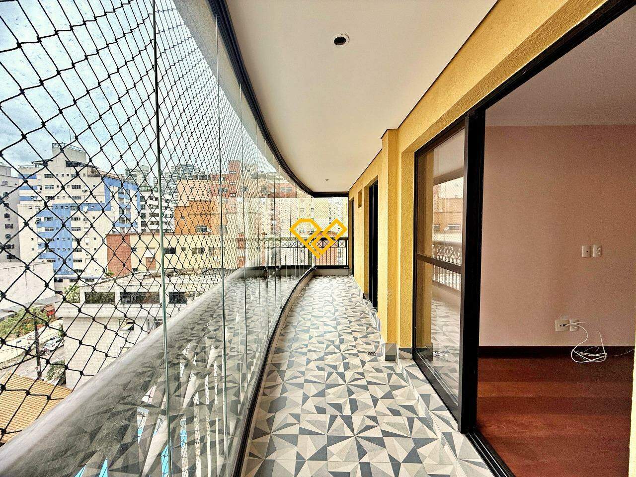 Apartamento à venda no Ponta da Praia: Varanda