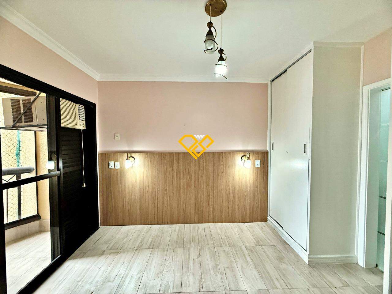 Apartamento à venda no Ponta da Praia: Dormitório 1 - suíte