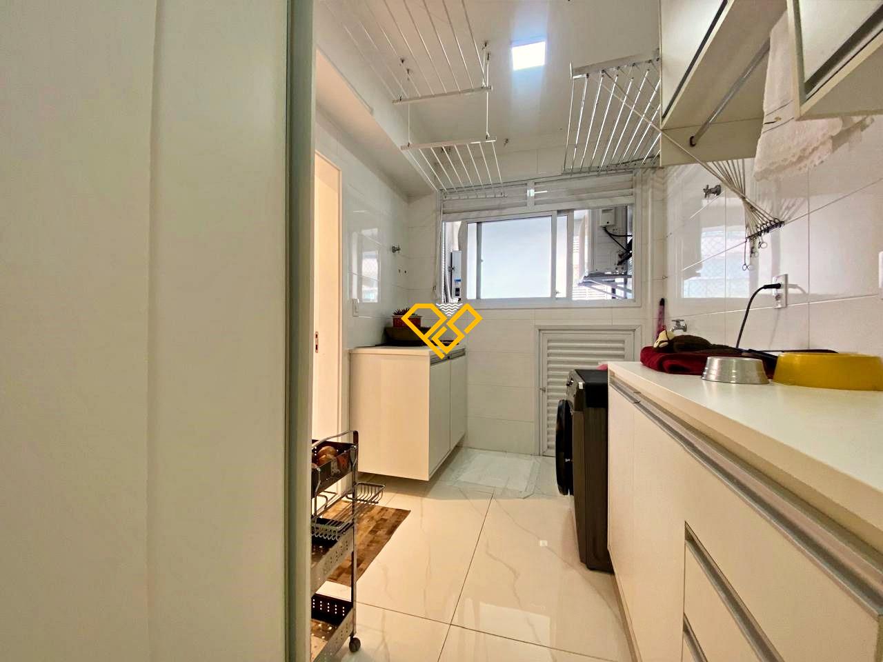 Apartamento à venda no Embaré: 