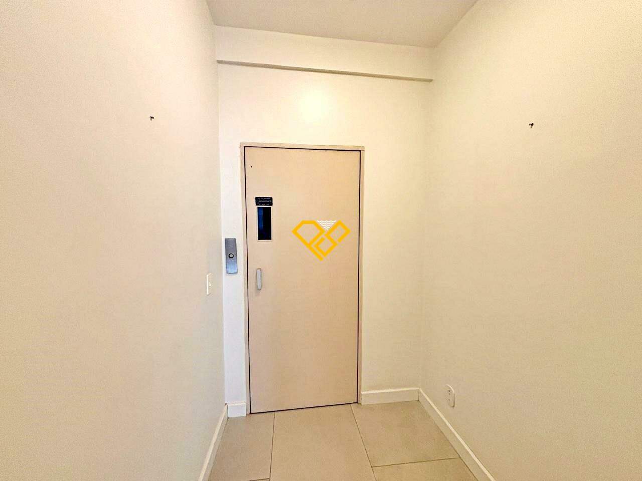 Apartamento à venda no Vila Rica: Hall privativo