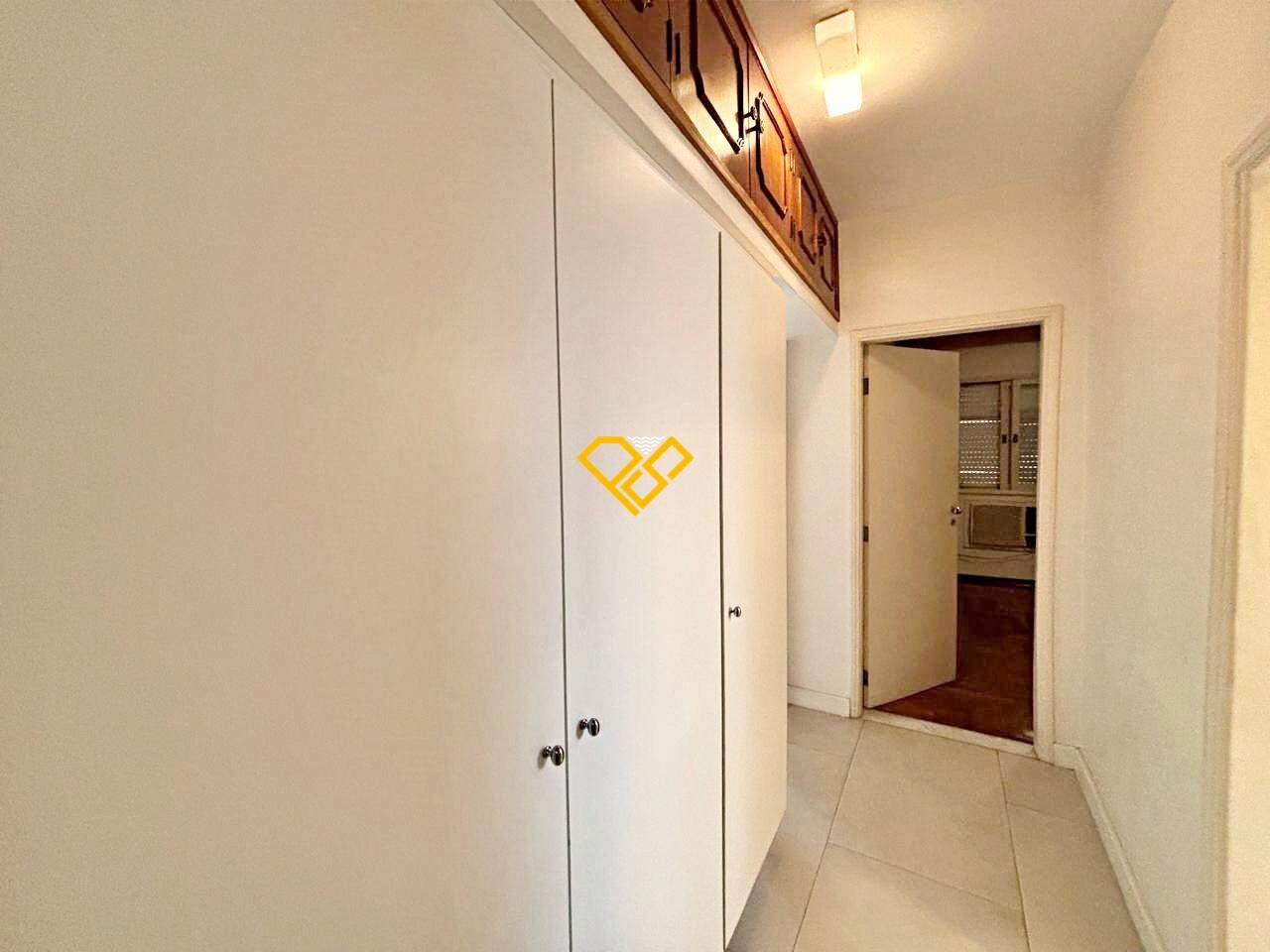 Apartamento à venda no Vila Rica: Roupeiro