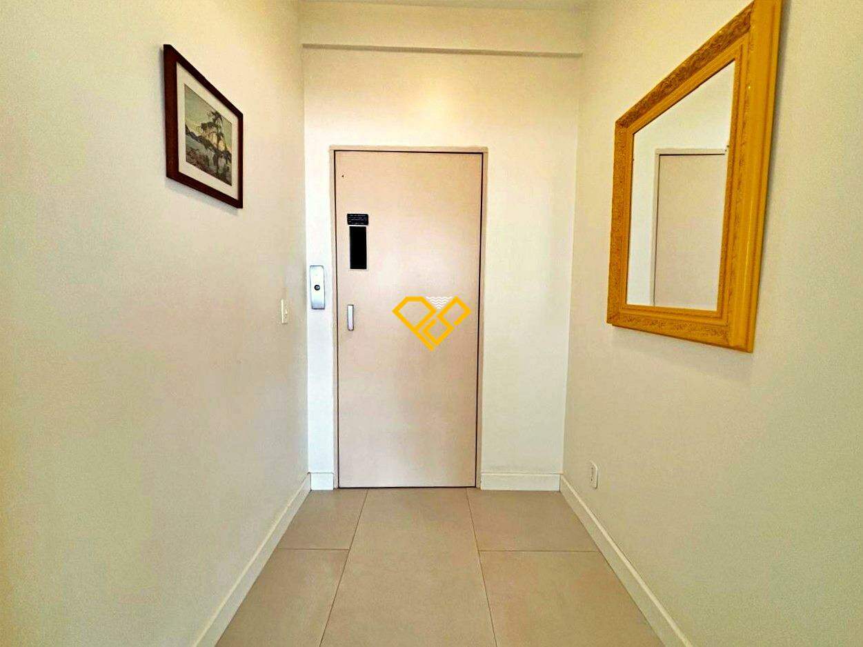 Apartamento à venda no Vila Rica: Hall privativo