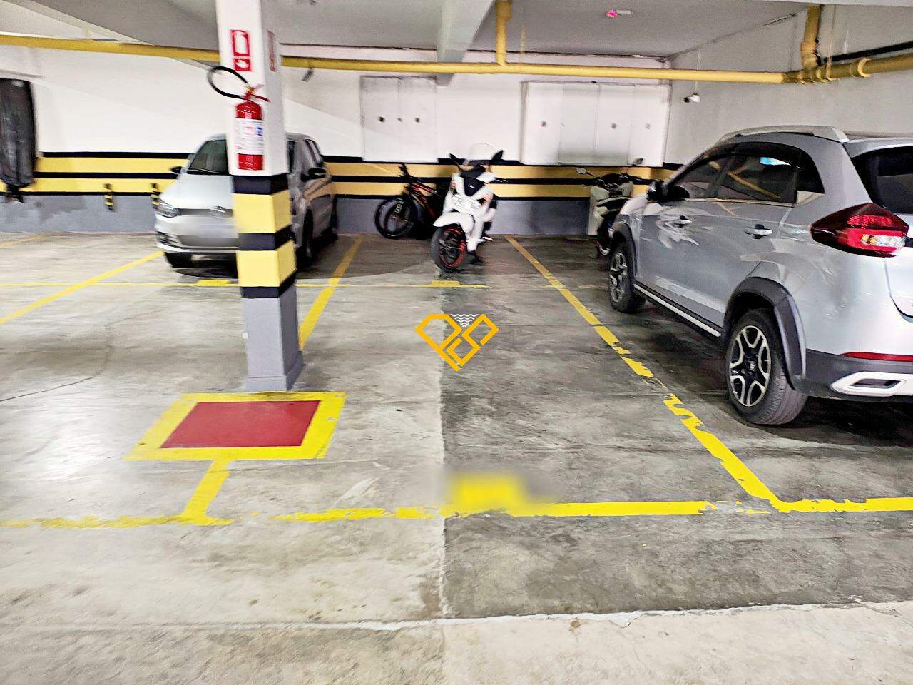 Apartamento à venda no Boqueirão: Garagem