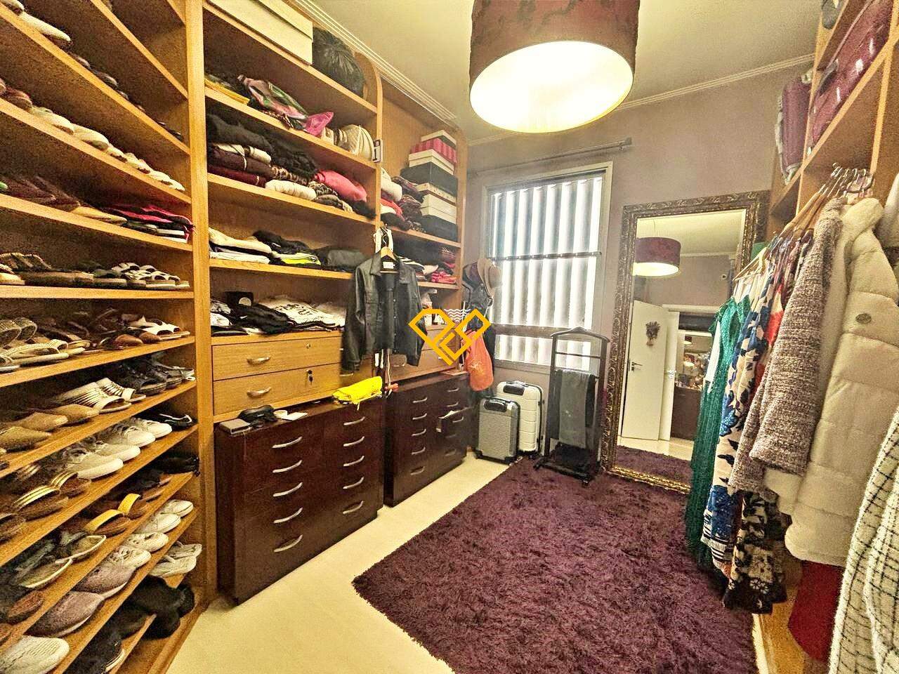 Apartamento à venda no Gonzaga: Suíte 3 - closet
